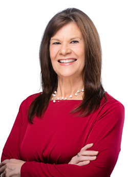 head and shoulders photo of Christine Simmons